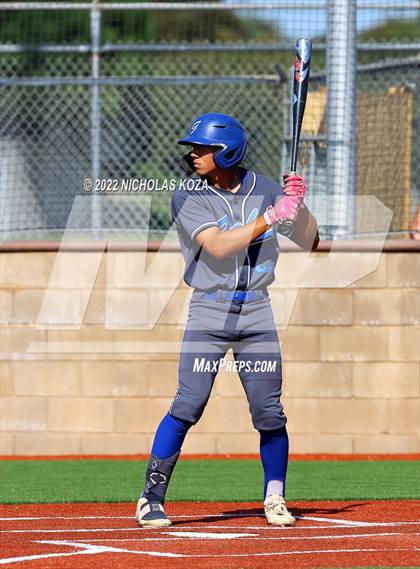 Thumbnail 3 in Warren vs. Gahr photogallery.