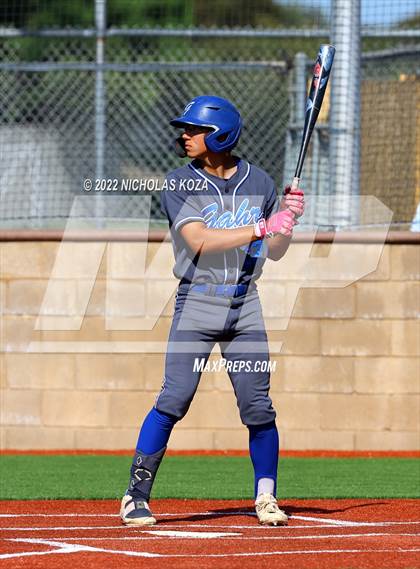 Thumbnail 2 in Warren vs. Gahr photogallery.