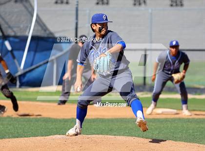 Thumbnail 2 in Warren vs. Gahr photogallery.