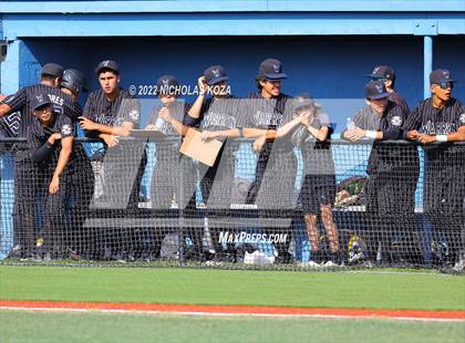 Thumbnail 2 in Warren vs. Gahr photogallery.