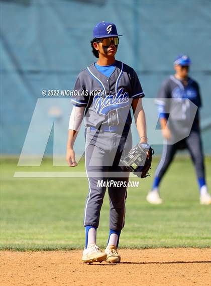 Thumbnail 2 in Warren vs. Gahr photogallery.