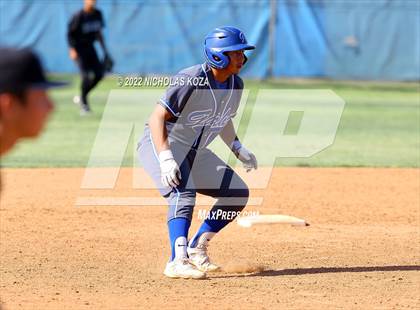 Thumbnail 2 in Warren vs. Gahr photogallery.