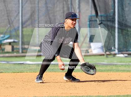 Thumbnail 2 in Warren vs. Gahr photogallery.