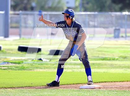 Thumbnail 2 in Warren vs. Gahr photogallery.