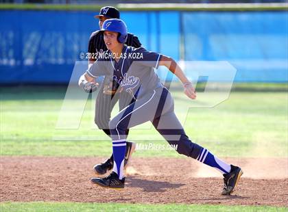 Thumbnail 2 in Warren vs. Gahr photogallery.