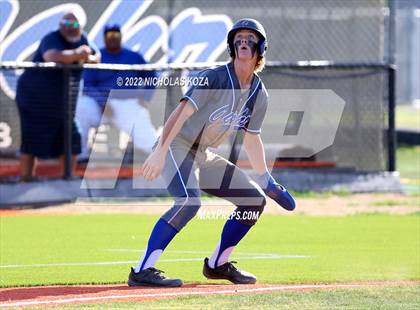 Thumbnail 2 in Warren vs. Gahr photogallery.