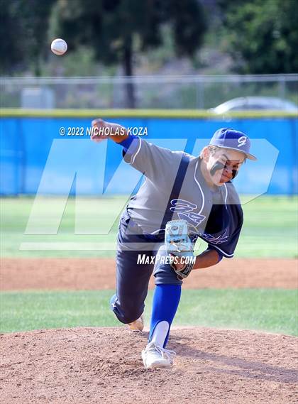 Thumbnail 3 in Warren vs. Gahr photogallery.