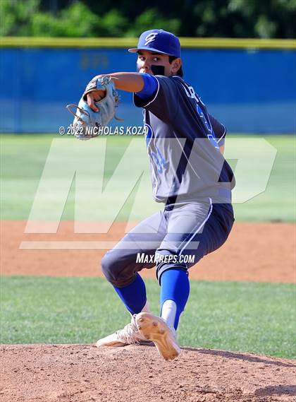 Thumbnail 3 in Warren vs. Gahr photogallery.