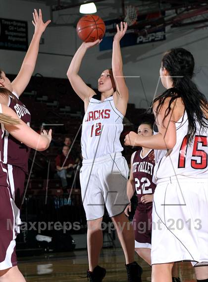 Thumbnail 3 in Butte Valley vs. Hayfork (CIF NS D6 Final) photogallery.