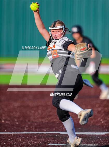 Thumbnail 1 in JV: Norman @ Mustang photogallery.