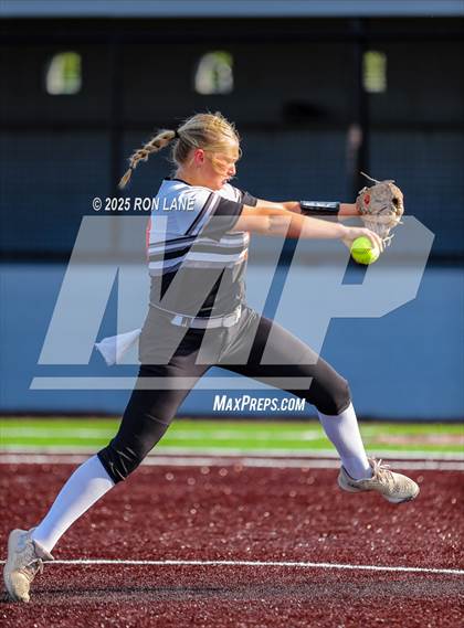 Thumbnail 2 in JV: Norman @ Mustang photogallery.