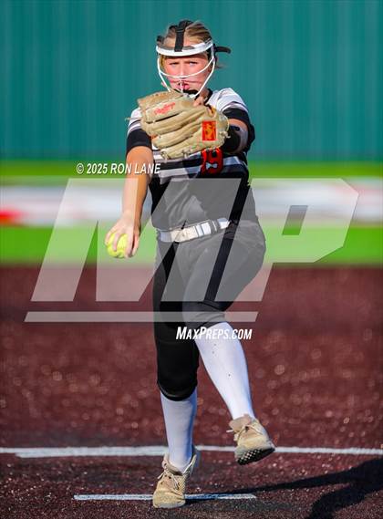 Thumbnail 1 in JV: Norman @ Mustang photogallery.