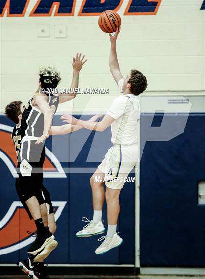 Thumbnail 2 in  Agoura vs Calabasas (5th Annual West Valley Tip-Off Classic) photogallery.
