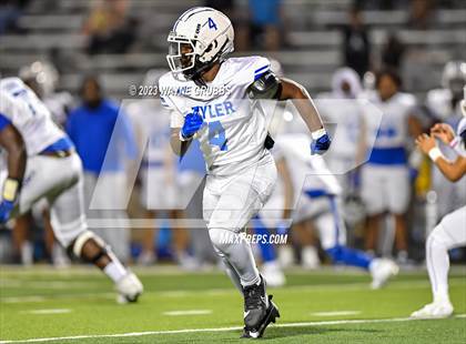 Thumbnail 3 in Tyler @ Longview photogallery.