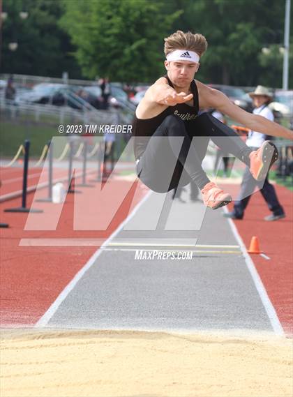 Thumbnail 2 in 2023 PIAA District 3 Championships photogallery.