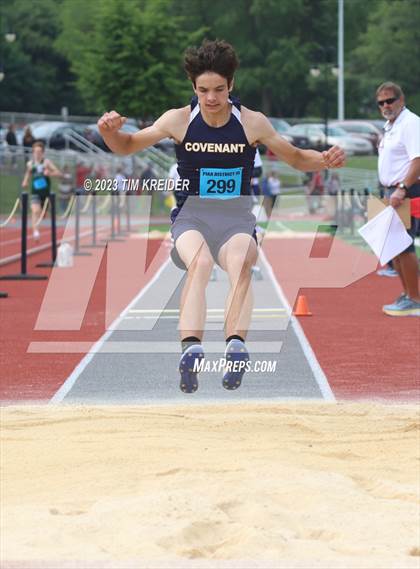 Thumbnail 2 in 2023 PIAA District 3 Championships photogallery.