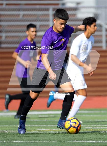 Thumbnail 1 in Warren vs. Lynwood photogallery.
