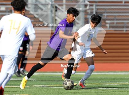 Thumbnail 3 in Warren vs. Lynwood photogallery.