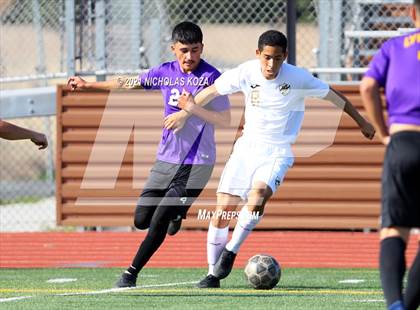 Thumbnail 3 in Warren vs. Lynwood photogallery.