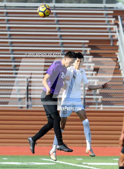 Thumbnail 2 in Warren vs. Lynwood photogallery.