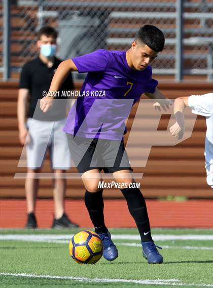 Thumbnail 3 in Warren vs. Lynwood photogallery.