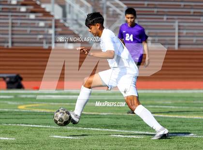 Thumbnail 1 in Warren vs. Lynwood photogallery.