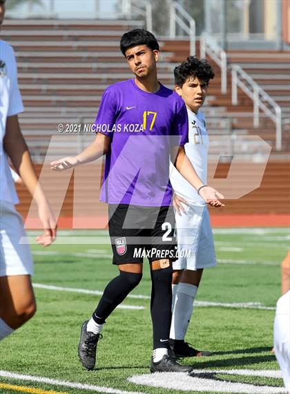 Thumbnail 1 in Warren vs. Lynwood photogallery.