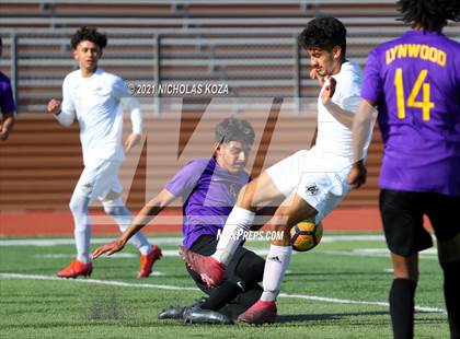 Thumbnail 3 in Warren vs. Lynwood photogallery.