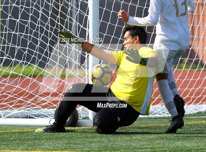 Thumbnail 2 in Warren vs. Lynwood photogallery.