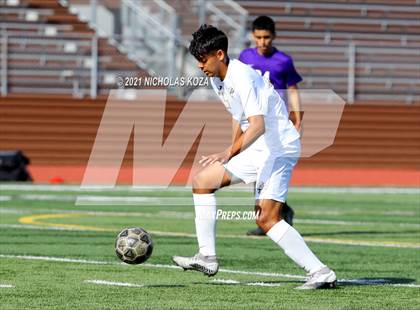 Thumbnail 3 in Warren vs. Lynwood photogallery.
