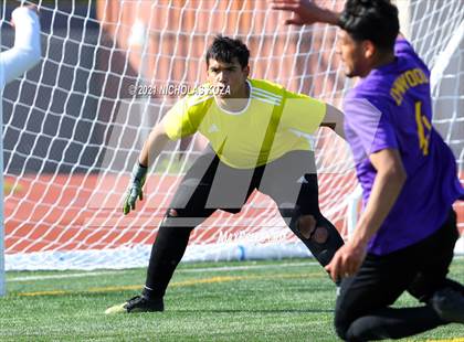 Thumbnail 1 in Warren vs. Lynwood photogallery.