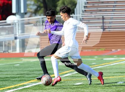 Thumbnail 1 in Warren vs. Lynwood photogallery.