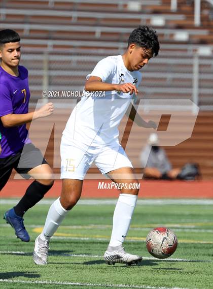 Thumbnail 1 in Warren vs. Lynwood photogallery.