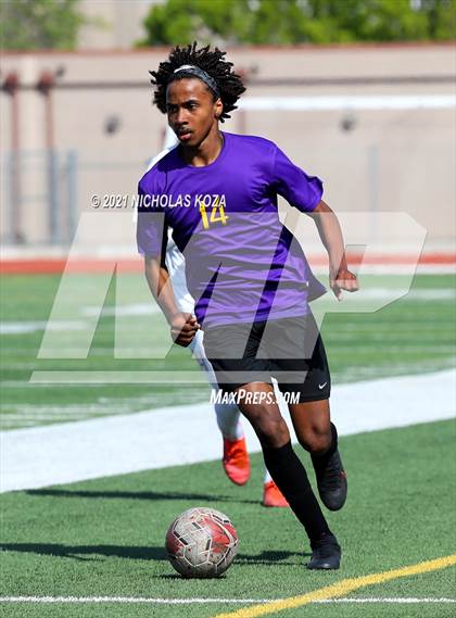 Thumbnail 2 in Warren vs. Lynwood photogallery.