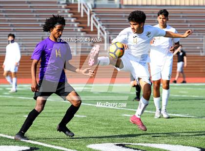 Thumbnail 1 in Warren vs. Lynwood photogallery.