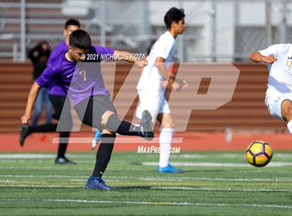 Thumbnail 2 in Warren vs. Lynwood photogallery.
