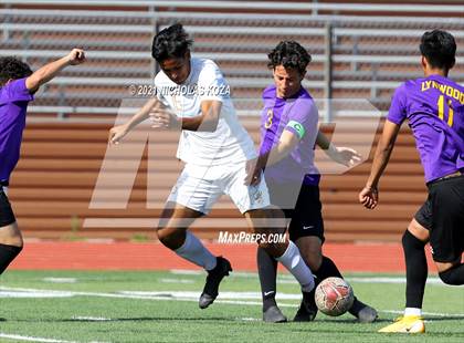 Thumbnail 3 in Warren vs. Lynwood photogallery.