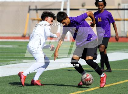 Thumbnail 2 in Warren vs. Lynwood photogallery.
