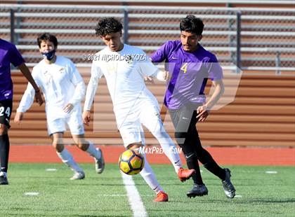 Thumbnail 3 in Warren vs. Lynwood photogallery.