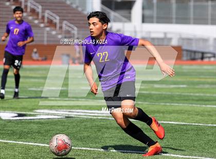 Thumbnail 1 in Warren vs. Lynwood photogallery.