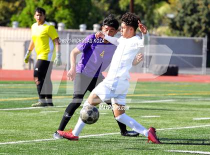 Thumbnail 3 in Warren vs. Lynwood photogallery.