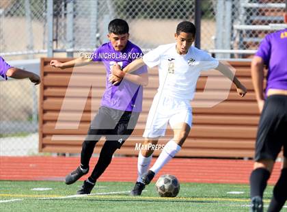 Thumbnail 1 in Warren vs. Lynwood photogallery.