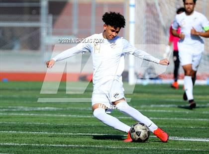 Thumbnail 1 in Warren vs. Lynwood photogallery.