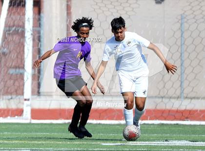 Thumbnail 3 in Warren vs. Lynwood photogallery.