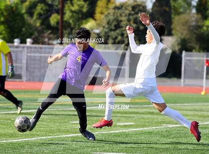 Thumbnail 3 in Warren vs. Lynwood photogallery.