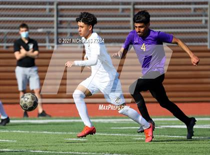 Thumbnail 1 in Warren vs. Lynwood photogallery.