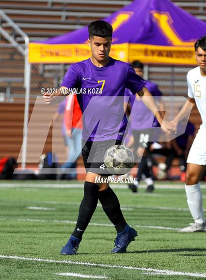Thumbnail 2 in Warren vs. Lynwood photogallery.