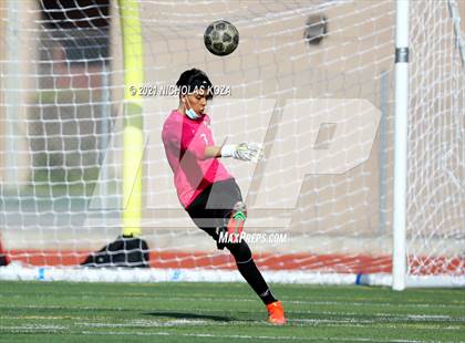 Thumbnail 1 in Warren vs. Lynwood photogallery.