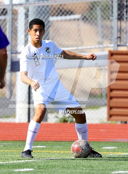Thumbnail 2 in Warren vs. Lynwood photogallery.