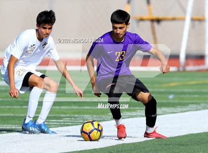 Thumbnail 1 in Warren vs. Lynwood photogallery.